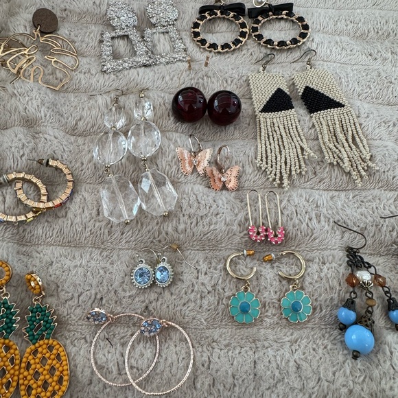 Earrings Bundle - Picture 4 of 5